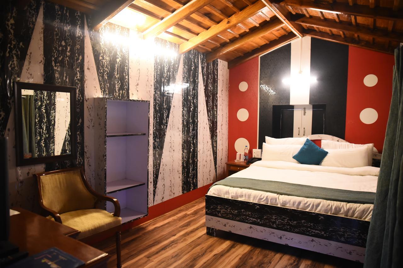 Hotel Skylark Нейнитал Екстериор снимка